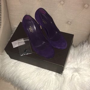 Stunning Gucci pumps! Amazing color! ❤️